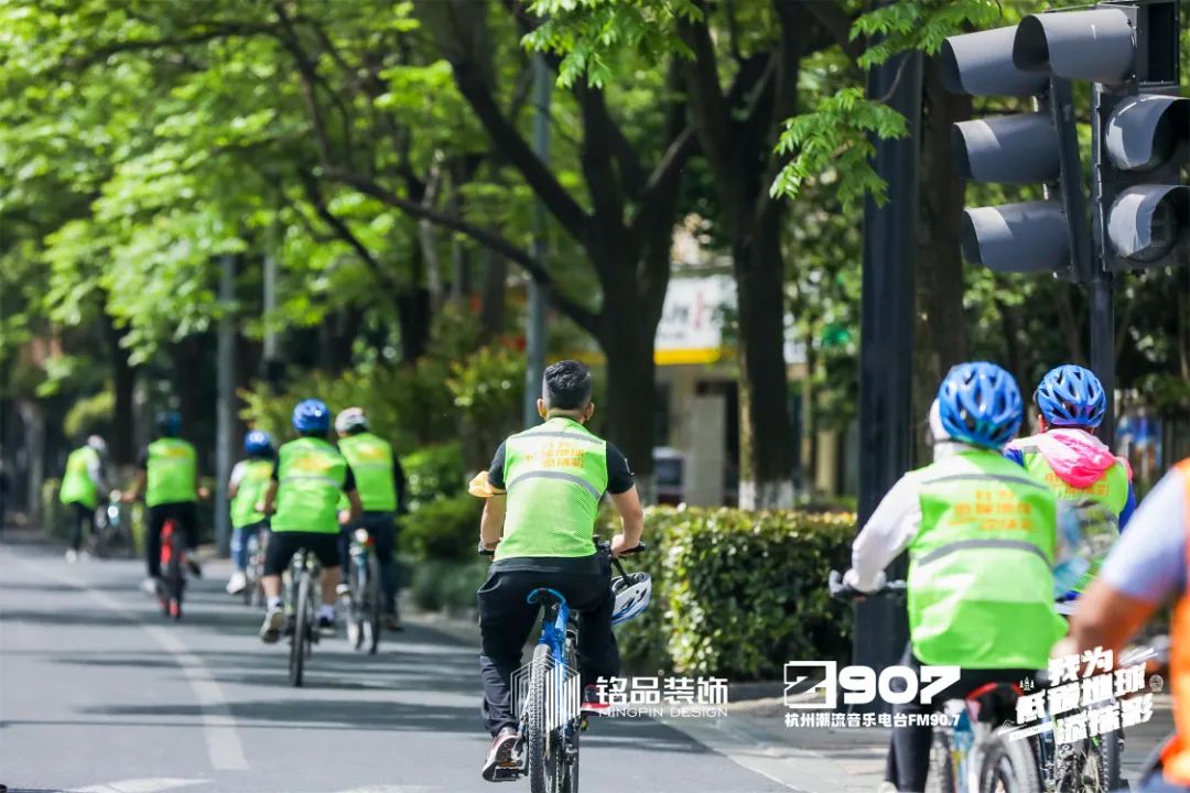 安全第一，友誼第二，比賽第三，參賽選手們有序競(jìng)賽